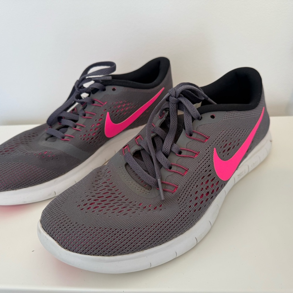 Like New - Nike Gray and Pink Athletic Shoes with Breathable Mesh